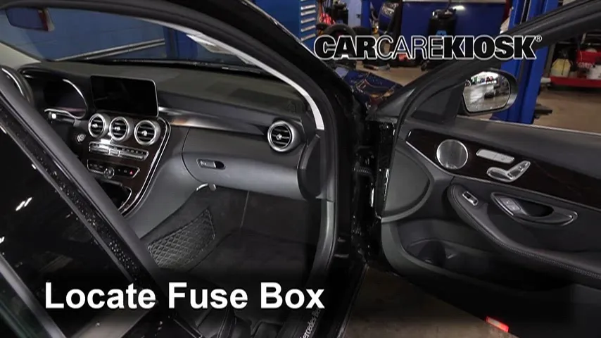 2020 Mercedes-Benz C300 4Matic 2.0L 4 Cyl. Turbo Fusible (interior)